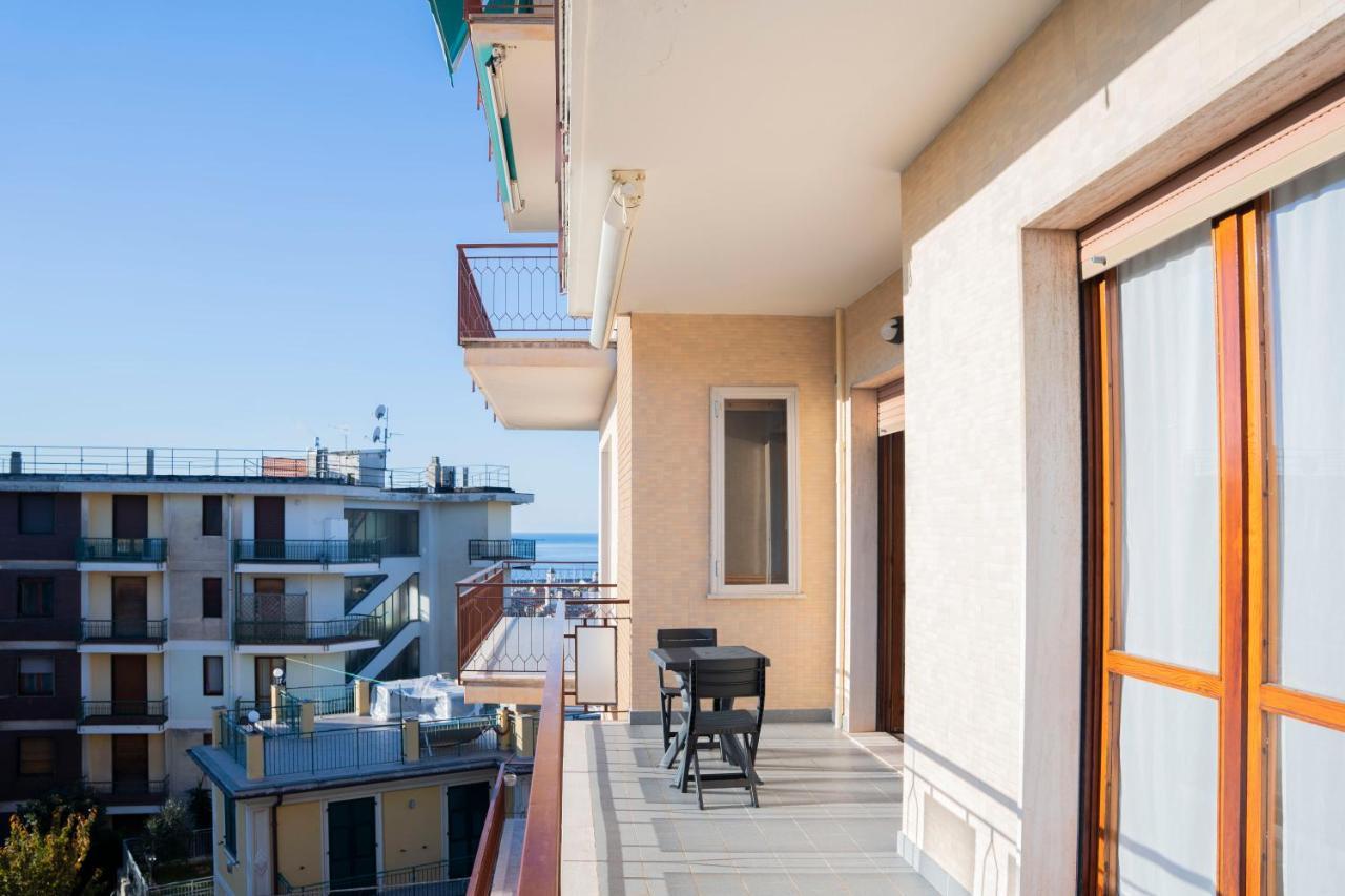 093 - Casa Panorama, Vista Mare E Vista Portofino, 500 Metri Centro Di Chiavari, Posto Auto Gratis Incluso Exterior foto