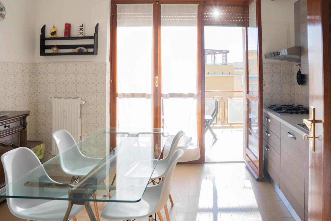 093 - Casa Panorama, Vista Mare E Vista Portofino, 500 Metri Centro Di Chiavari, Posto Auto Gratis Incluso Exterior foto