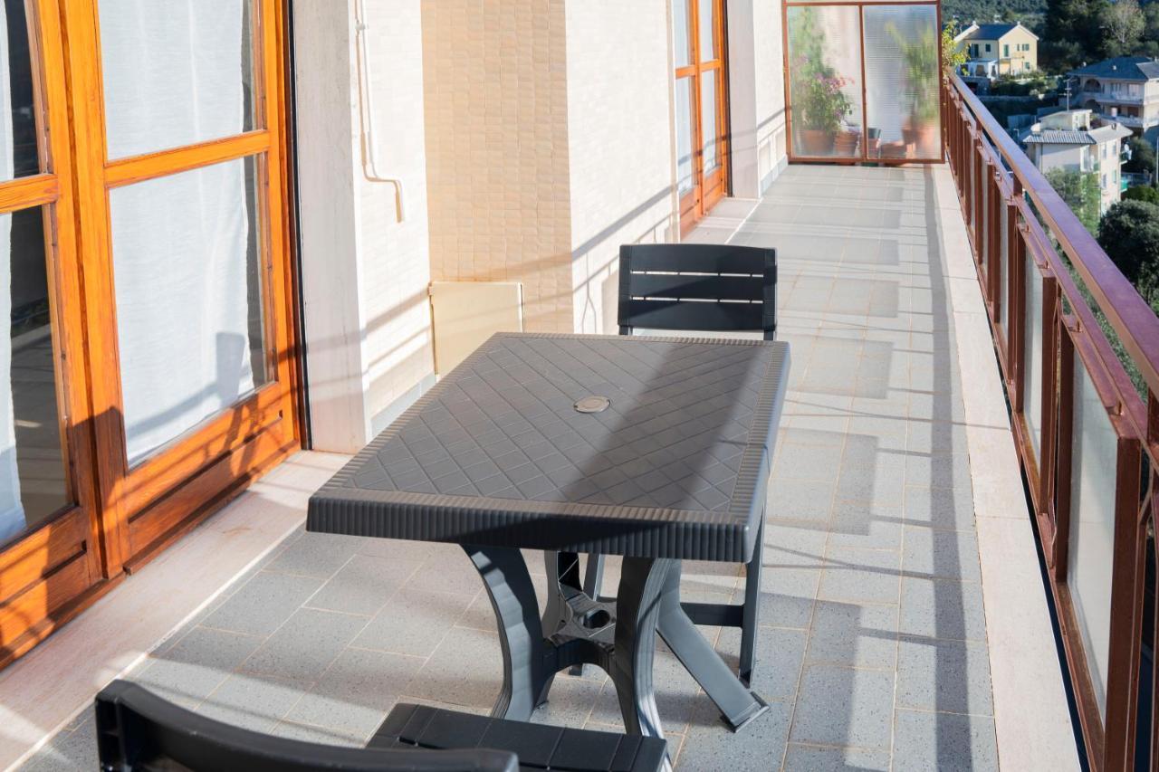 093 - Casa Panorama, Vista Mare E Vista Portofino, 500 Metri Centro Di Chiavari, Posto Auto Gratis Incluso Exterior foto