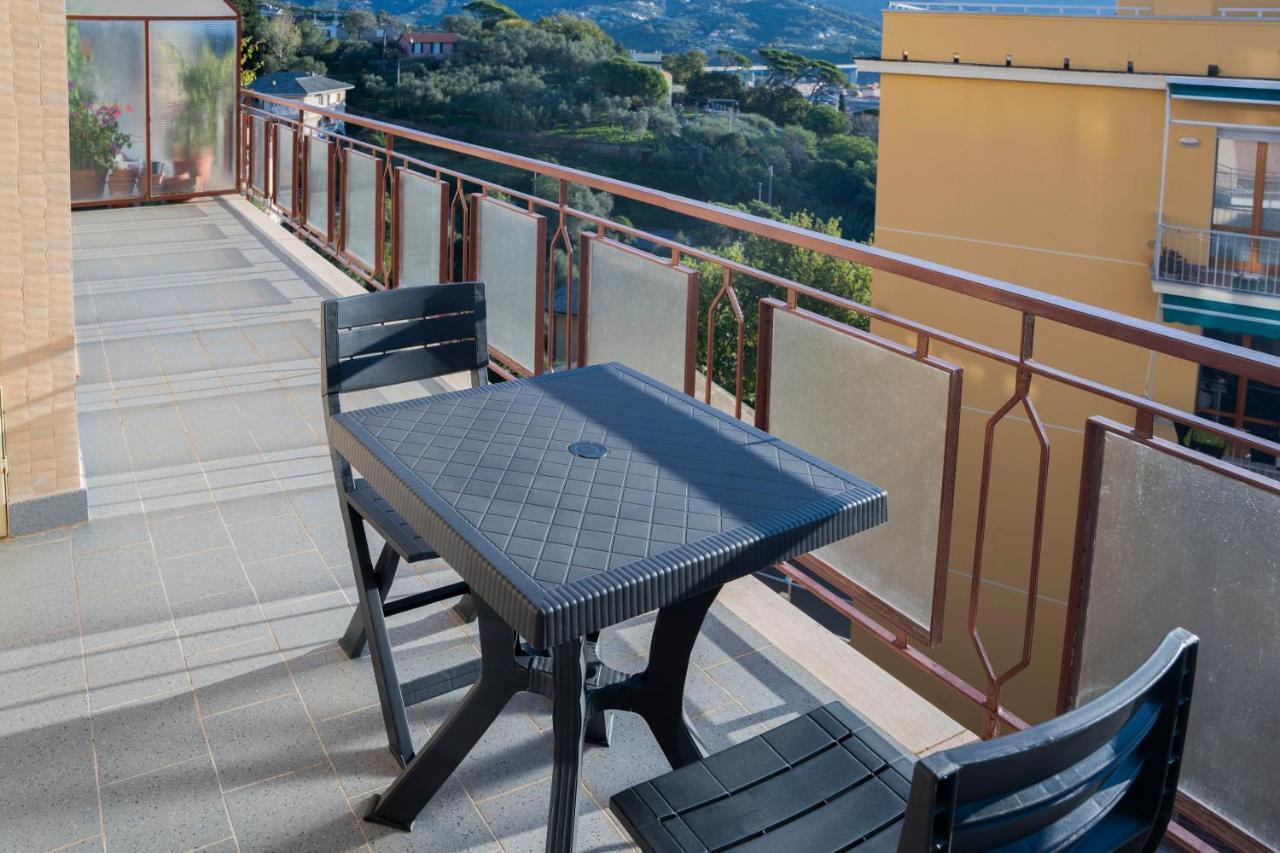 093 - Casa Panorama, Vista Mare E Vista Portofino, 500 Metri Centro Di Chiavari, Posto Auto Gratis Incluso Exterior foto