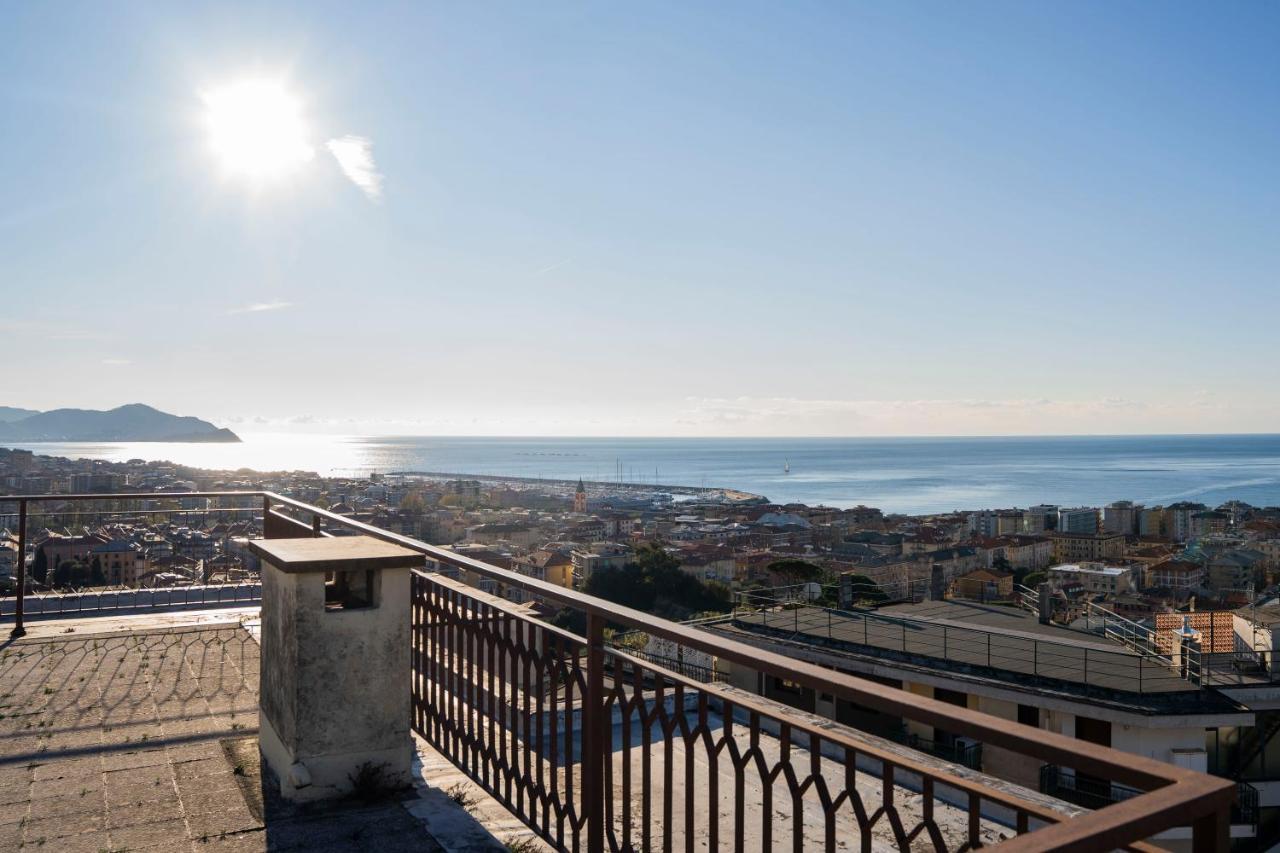 093 - Casa Panorama, Vista Mare E Vista Portofino, 500 Metri Centro Di Chiavari, Posto Auto Gratis Incluso Exterior foto